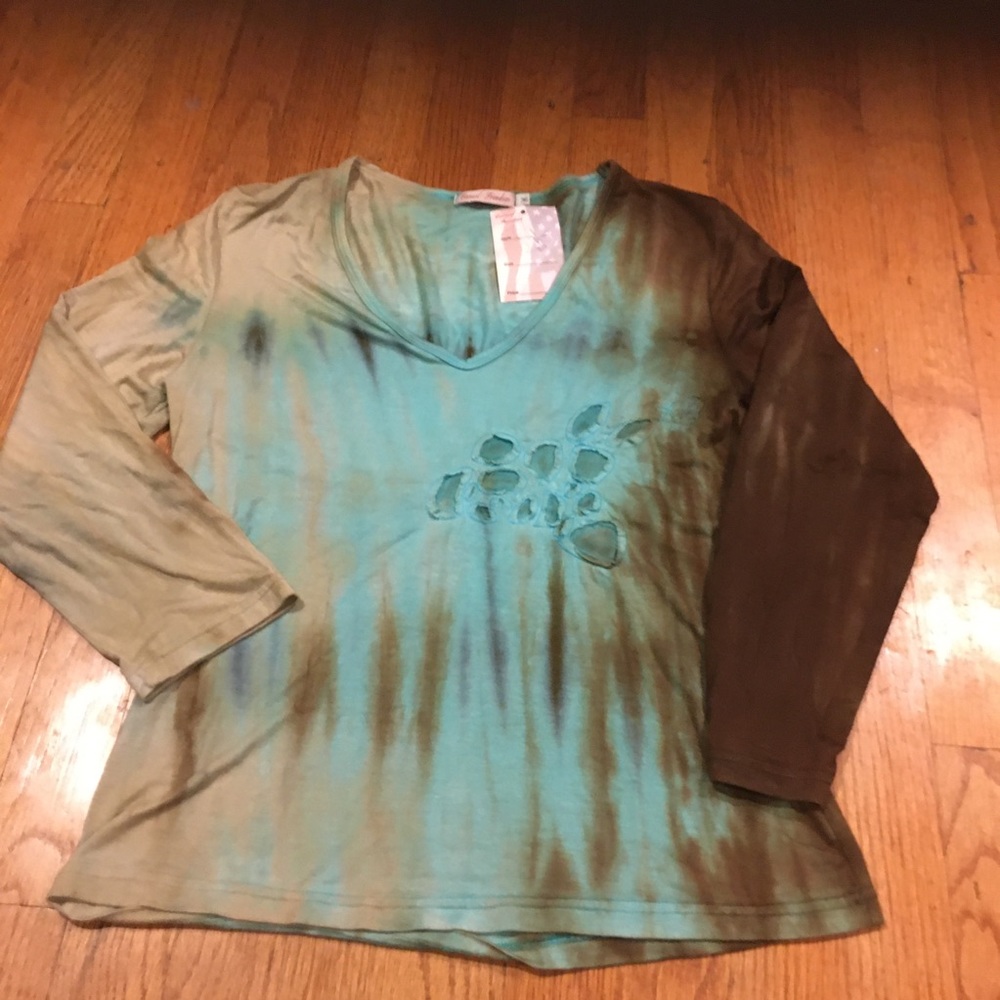 NWT - Casual freedom top - Picture 7 of 15